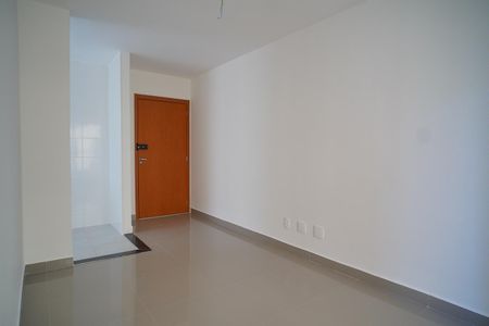 Sala de apartamento à venda com 2 quartos, 45m² em Costa E Silva, Porto Alegre