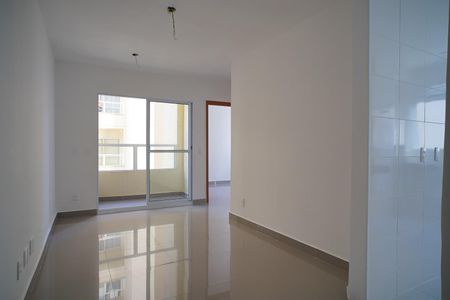 Sala de apartamento à venda com 2 quartos, 45m² em Costa E Silva, Porto Alegre