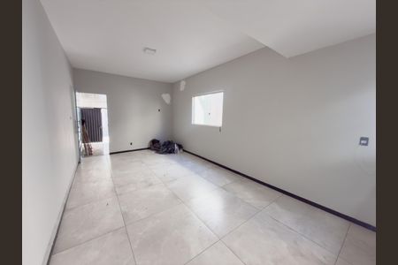 Sala de casa para alugar com 2 quartos, 130m² em Vila Perola, Contagem