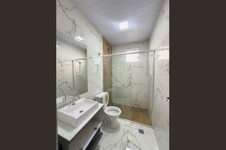 Casa para alugar com 130m², 2 quartos e 1 vaga Casa para alugar com 130m², 2 quartos e 1 vagaBanheiro Social