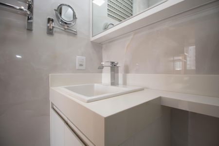 Apartamento para alugar com 62m², 2 quartos e 1 vaga Apartamento para alugar com 62m², 2 quartos e 1 vagaBanheiro da Suíte