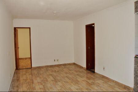 Detalhe - Sala e Cozinha de casa para alugar com 1 quarto, 50m² em Vila Jaguari, São Paulo