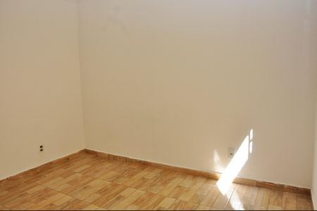Detalhe - Quarto de casa para alugar com 1 quarto, 50m² em Vila Jaguari, São Paulo