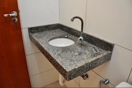 Casa para alugar com 50m², 1 quarto e sem vaga Casa para alugar com 50m², 1 quarto e sem vagaDetalhe - Banheiro Social