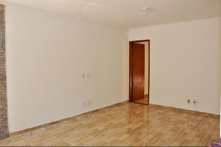 Detalhe - Sala e Cozinha de casa para alugar com 1 quarto, 50m² em Vila Jaguari, São Paulo