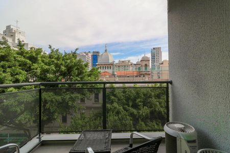 Apartamento à venda com 34m², 1 quarto e 1 vaga Apartamento à venda com 34m², 1 quarto e 1 vagaVaranda