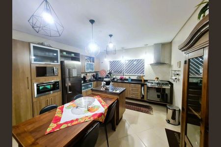 Casa à venda com 4 quartos, 350m² em Vila Regente Feijó, São Paulo