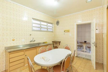 Casa para alugar com 136m², 2 quartos e 2 vagasCozinha
