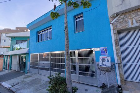 Casa para alugar com 136m², 2 quartos e 2 vagasFachada