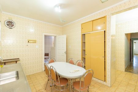 Casa para alugar com 136m², 2 quartos e 2 vagasCozinha