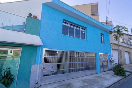 Casa para alugar com 136m², 2 quartos e 2 vagasFachada