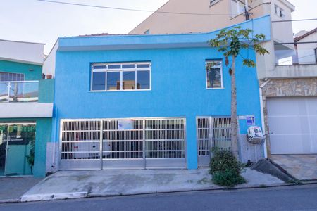 Casa para alugar com 136m², 2 quartos e 2 vagasFachada