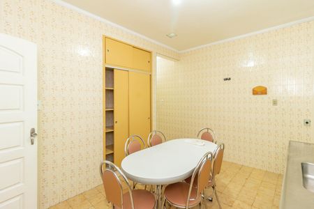 Casa para alugar com 136m², 2 quartos e 2 vagasCozinha