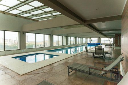 Apartamento à venda com 51m², 1 quarto e 2 vagas Apartamento à venda com 51m², 1 quarto e 2 vagasÁrea comum - Piscina coberta