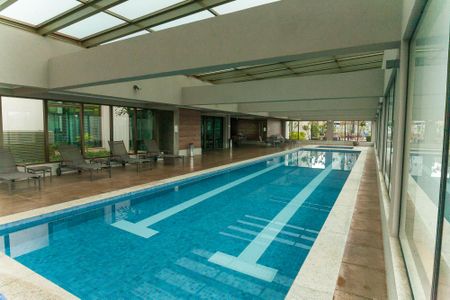 Apartamento à venda com 51m², 1 quarto e 2 vagas Apartamento à venda com 51m², 1 quarto e 2 vagasÁrea comum - Piscina coberta
