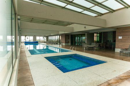 Apartamento à venda com 51m², 1 quarto e 2 vagas Apartamento à venda com 51m², 1 quarto e 2 vagasÁrea comum - Piscina coberta