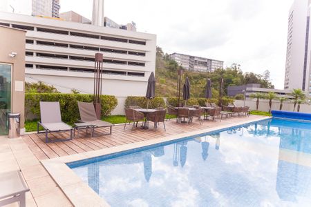 Apartamento à venda com 51m², 1 quarto e 2 vagas Apartamento à venda com 51m², 1 quarto e 2 vagasÁrea comum - Piscina