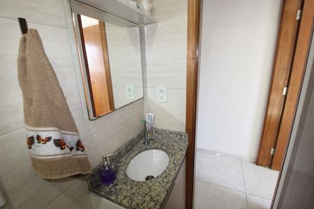 Casa de condomínio à venda com 60m², 2 quartos e 1 vagaBanheiro