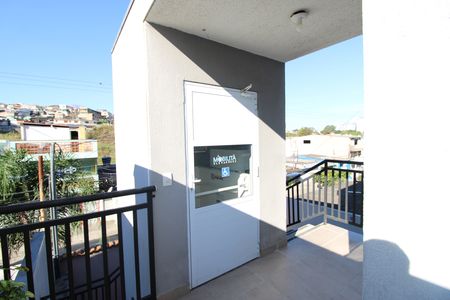 Casa de condomínio à venda com 60m², 2 quartos e 1 vagaÁrea Comum