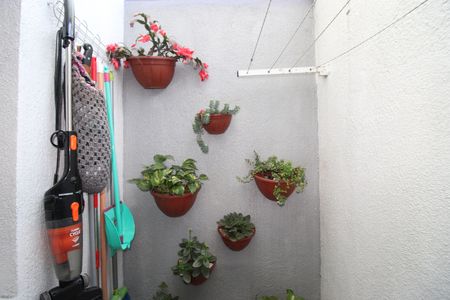 Casa de condomínio à venda com 60m², 2 quartos e 1 vagaÁrea de Serviço