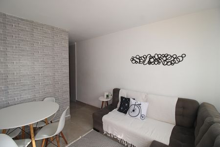 Sala de casa de condomínio à venda com 2 quartos, 60m² em Cidade Líder, São Paulo