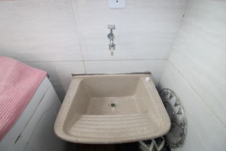Casa de condomínio à venda com 60m², 2 quartos e 1 vagaÁrea de Serviço