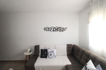 Sala de casa de condomínio à venda com 2 quartos, 60m² em Cidade Líder, São Paulo