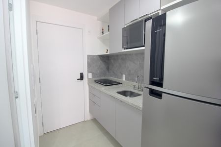 Cozinha de apartamento para alugar com 1 quarto, 25m² em Butantã, São Paulo