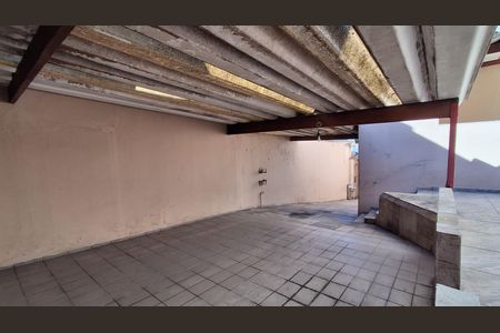 Casa para alugar com 393m², 2 quartos e 9 vagasQuintal 