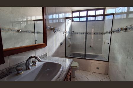 Casa para alugar com 393m², 2 quartos e 9 vagasBanheiro Suíte 