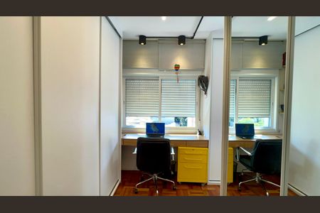 Apartamento à venda com 78m², 1 quarto e 1 vaga Apartamento à venda com 78m², 1 quarto e 1 vagaCloset da suíte