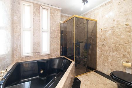 Banheiro de casa à venda com 3 quartos, 229m² em Ipanema, Porto Alegre