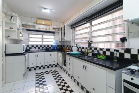 Casa à venda com 229m², 3 quartos e 4 vagasCozinha