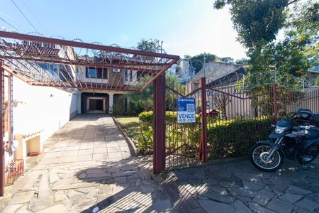 Casa à venda com 229m², 3 quartos e 4 vagasFachada