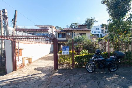 Casa à venda com 229m², 3 quartos e 4 vagasFachada
