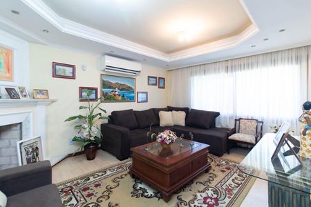 Casa à venda com 229m², 3 quartos e 4 vagasSala