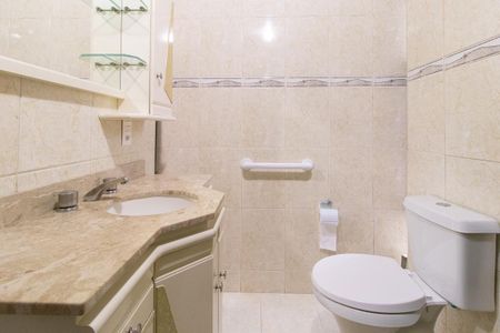 Apartamento à venda com 159m², 3 quartos e 1 vaga Apartamento à venda com 159m², 3 quartos e 1 vagaBanheiro da Suíte