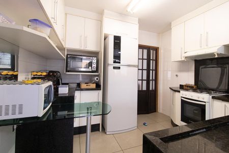 Apartamento à venda com 159m², 3 quartos e 1 vaga Apartamento à venda com 159m², 3 quartos e 1 vagaCozinha - Armários
