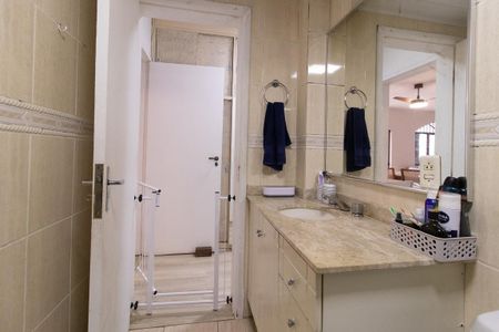 Apartamento à venda com 159m², 3 quartos e 1 vaga Apartamento à venda com 159m², 3 quartos e 1 vagaBanheiro Social