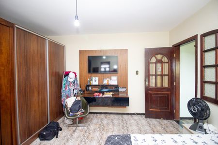 Casa à venda com 278m², 4 quartos e 3 vagas Casa à venda com 278m², 4 quartos e 3 vagasQuarto Suíte