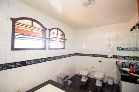 Casa à venda com 278m², 4 quartos e 3 vagas Casa à venda com 278m², 4 quartos e 3 vagasBanheiro da Suíte