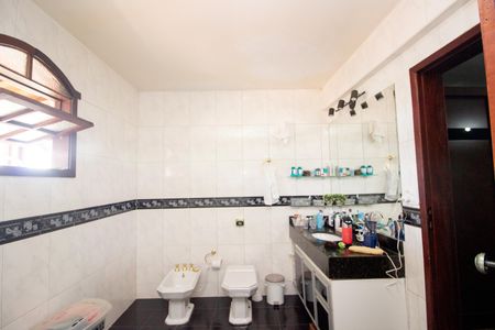 Casa à venda com 278m², 4 quartos e 3 vagas Casa à venda com 278m², 4 quartos e 3 vagasBanheiro da Suíte