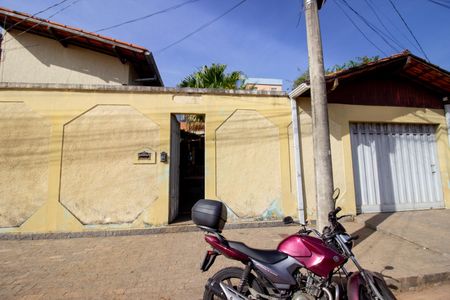 Casa à venda com 278m², 4 quartos e 3 vagas Casa à venda com 278m², 4 quartos e 3 vagasFachada