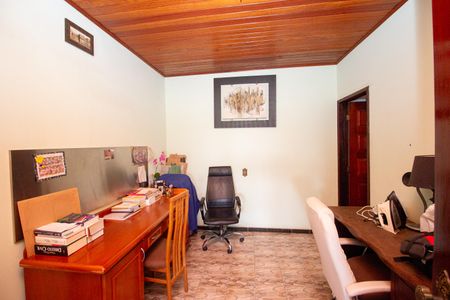 Casa à venda com 278m², 4 quartos e 3 vagas Casa à venda com 278m², 4 quartos e 3 vagasQuarto 1