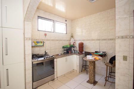 Casa à venda com 278m², 4 quartos e 3 vagas Casa à venda com 278m², 4 quartos e 3 vagasCozinha