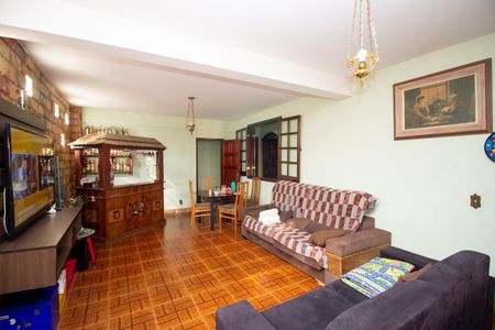 Sala de TV de casa para alugar com 4 quartos, 278m² em Nacional, Contagem