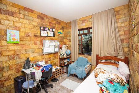 Casa à venda com 278m², 4 quartos e 3 vagas Casa à venda com 278m², 4 quartos e 3 vagasQuarto 3
