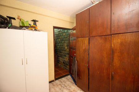 Casa à venda com 278m², 4 quartos e 3 vagas Casa à venda com 278m², 4 quartos e 3 vagasQuarto 4