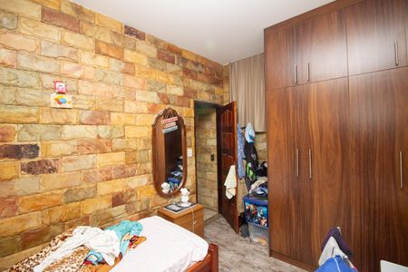 Casa à venda com 278m², 4 quartos e 3 vagas Casa à venda com 278m², 4 quartos e 3 vagasQuarto 3