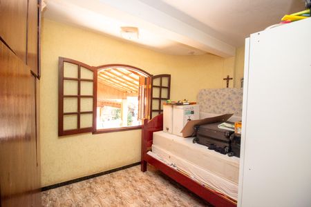 Casa à venda com 278m², 4 quartos e 3 vagas Casa à venda com 278m², 4 quartos e 3 vagasQuarto 4